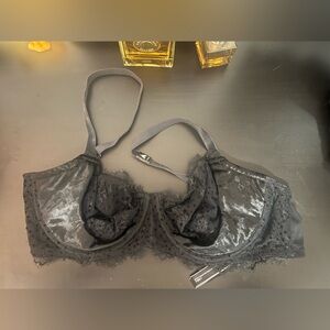Victoria Secret black velvet and mesh bra sz. 32DDD